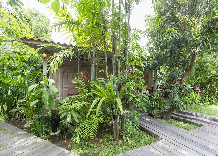 Kampung Kecil Boutique 4* サヌール